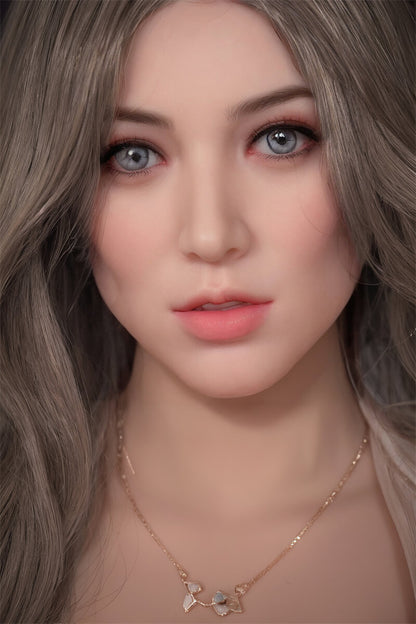 Model Bella